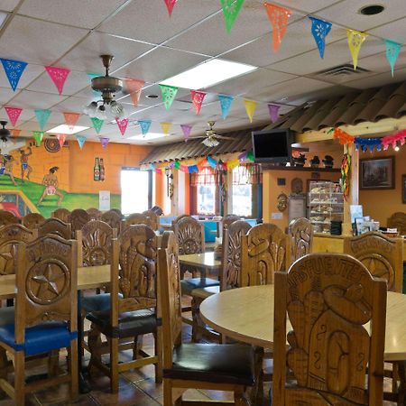Knights Inn Brenham Esterno foto