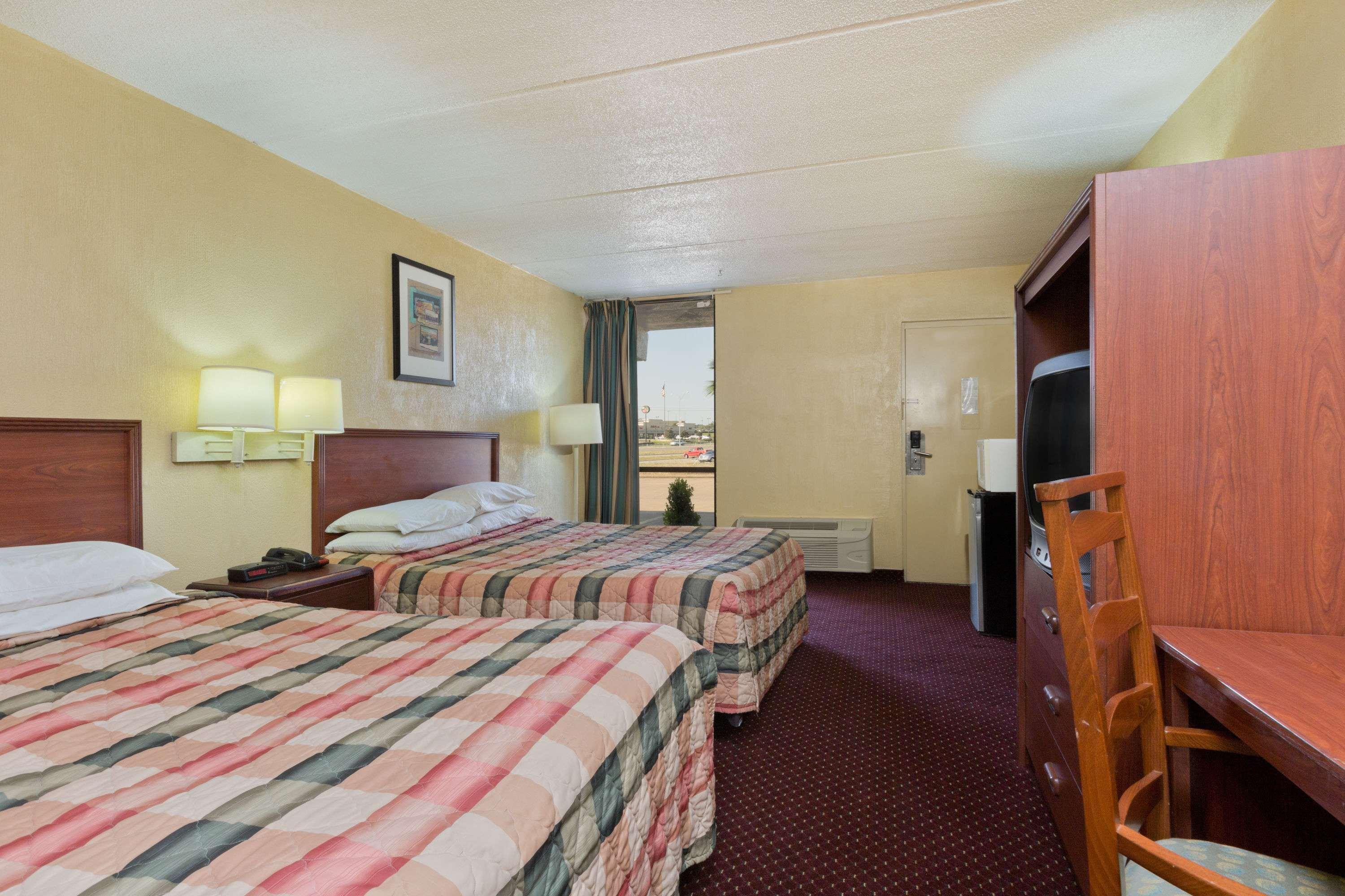 Knights Inn Brenham Esterno foto