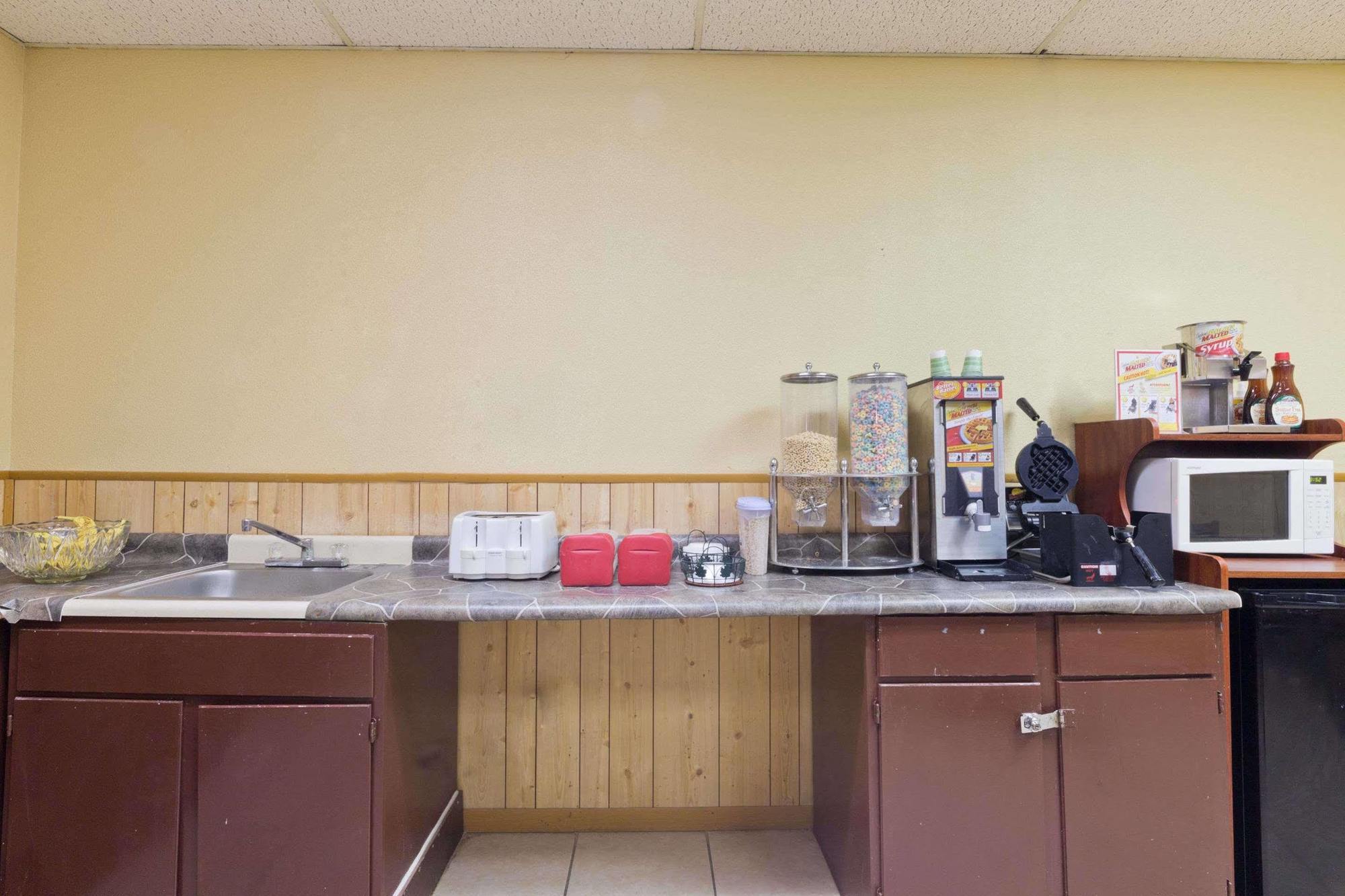 Knights Inn Brenham Esterno foto